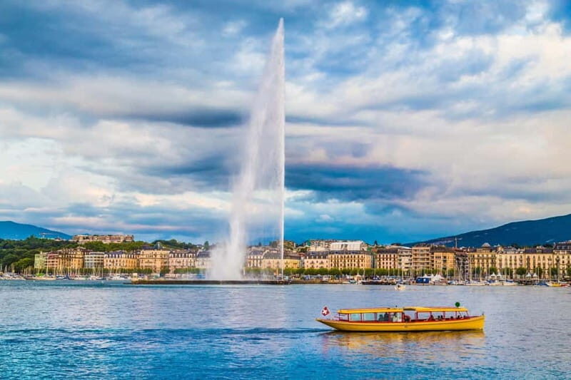 Geneva Old Town Private Tour with Lake Genova Cruise Tickets - Exploring Geneva’s Old Town: A Walk Through History and Charm