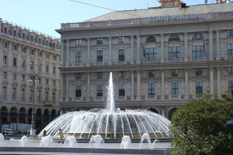 Genoa: 2-Hour Guided Walking Tour of the Historical Center - Discovering the Narrow Alleys of Caruggi