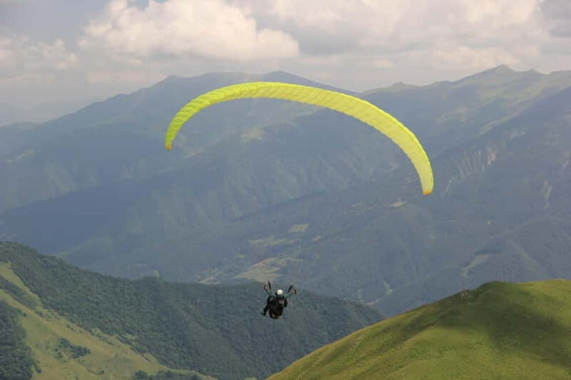 Georgia: Paragliding tandem flight in Gudauri with video - FAQ