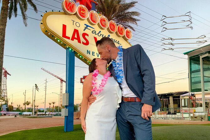 Get Married: Elvis Wedding + Las Vegas Sign + Photography - A Detailed Breakdown of the Experience
