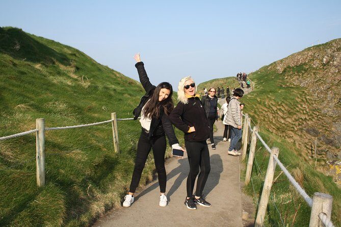 Giant's Causeway Day Tour and Belfast City Tour 1 Day Pass - The Sum Up