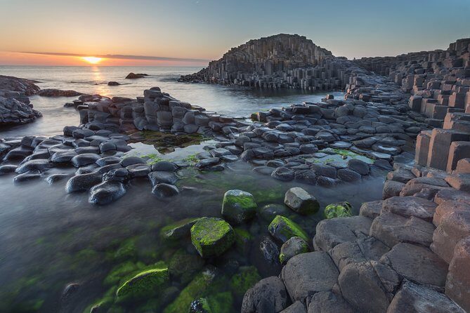 Giants Causeway, Rope Bridge, Carrickfergus Castle and Dark Hedges Tour - The Pros and Cons of This Tour