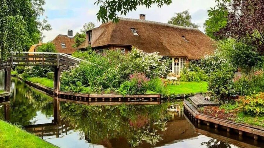 Giethoorn: Canal Cruise with Drop-Off in City Center - Why This Tour Offers Good Value