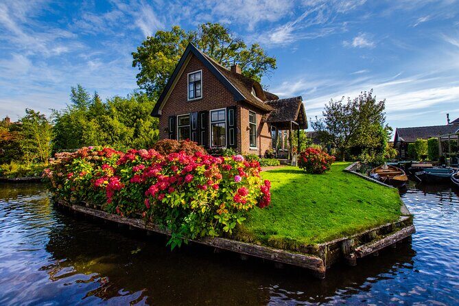 Giethoorn: Highlights Canal Cruise and Sightseeing Village - Who Will Love This Tour?