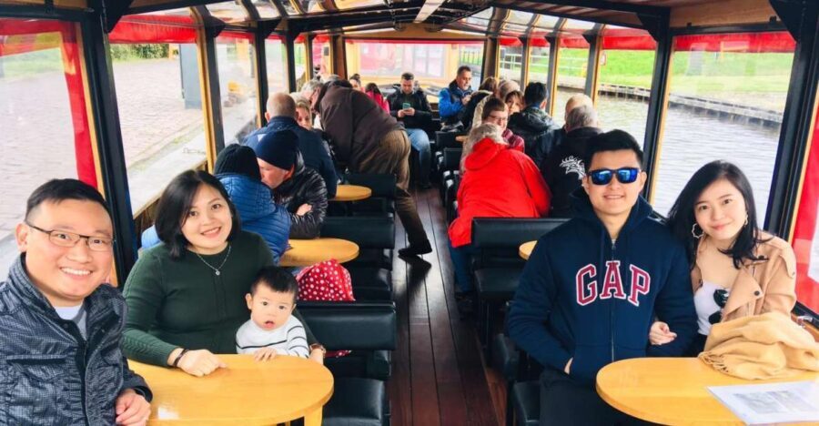 Giethoorn: Private Day Trip with Boat Tour from Amsterdam - The Experience Itself: What Makes It Stand Out