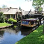 Giethoorn: Private Guided Canal Cruise with Coffee and Tea - An In-Depth Look at the Giethoorn Private Canal Cruise