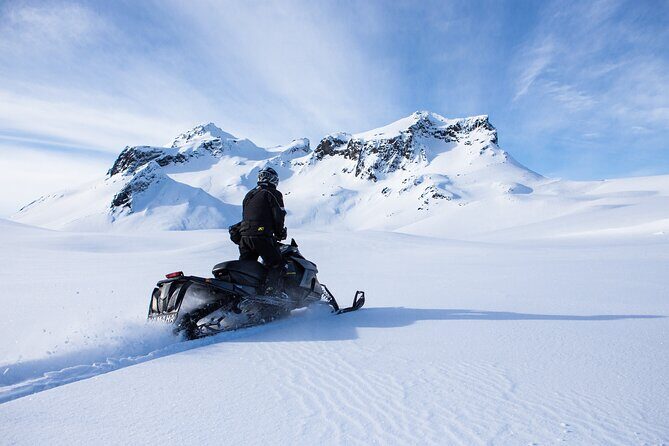 Glacier Rush  Fast pace snowmobile - SnoMo Glacier