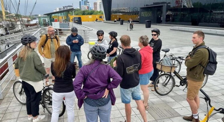 Glasgow: City Highlights Guided Bike Tour - What the Reviews Say