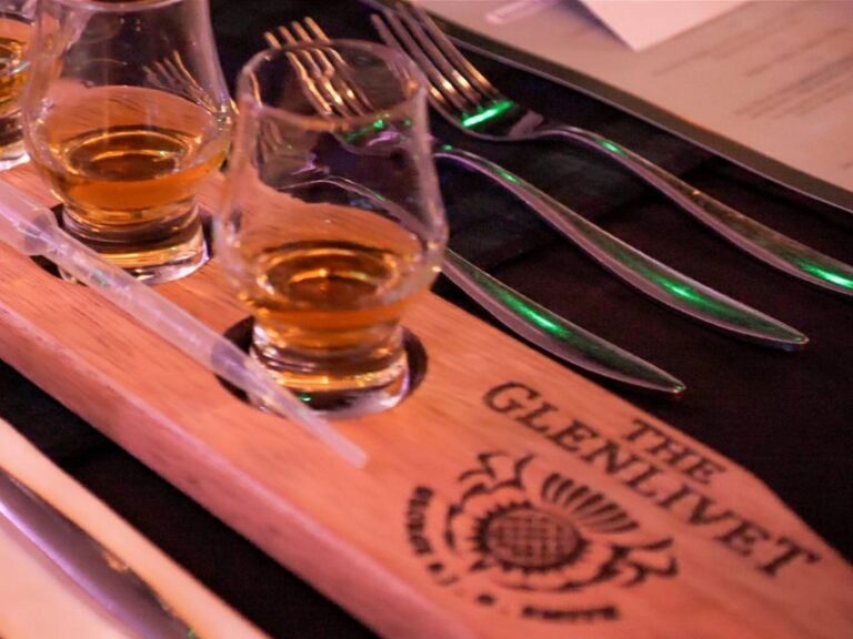 Glasgow: Whisky Flight and Scottish Cheeseboard - A Closer Look at the Whisky Flight and Cheeseboard Experience
