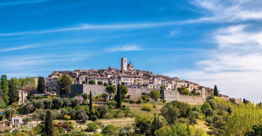 Glass Blowers, Art Galleries and Medieval Villages - An In-Depth Look at the Experience