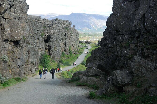 Golden Circle German-speaking small group tour from Reykjavík - Who Is This Tour Best For?