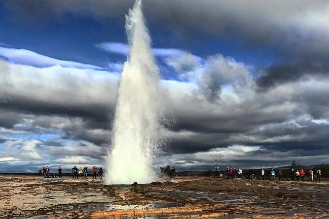 Golden Circle & Secret Lagoon & Friðheimar (lunch included) - PRIVATE TOUR - In-Depth Look at the Tour Experience