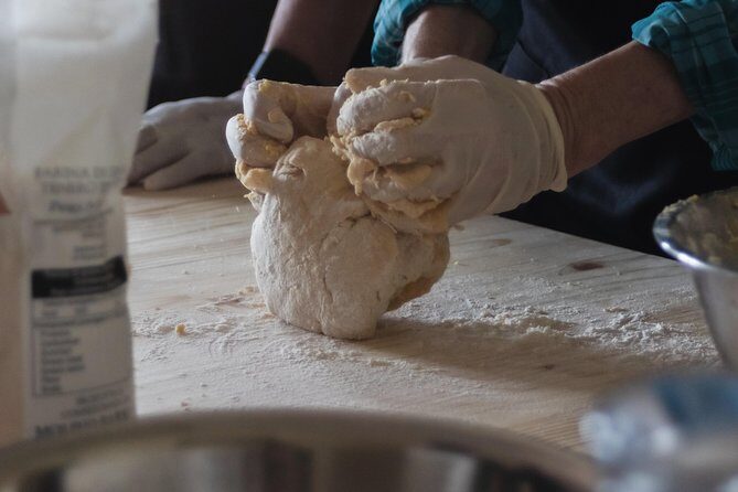 Golden Grains & Gourmet Pasta Cooking Class - The Small Group Experience and Its Benefits