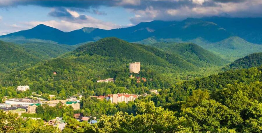 Great Smoky Mountains: Elkmont Historic District Tour - Authentic Stories and Local Characters