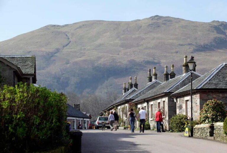 Greenock: Loch Lomond, Trossachs & Stirling Castle Tour - A Detailed Look at the Tour Experience