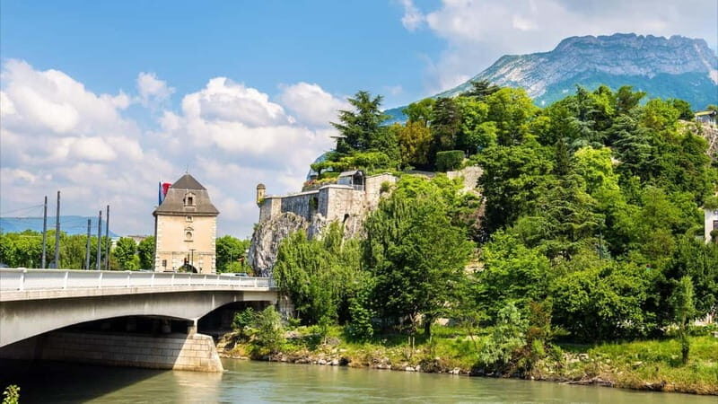 Grenoble: 2-hour Best Intro Walking Tour with a Local - The Sum Up