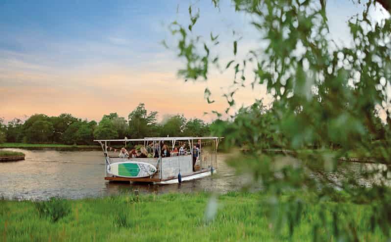Groningen: Private Highlights BBQ with Drinks on the Lake - Who Should Book This?
