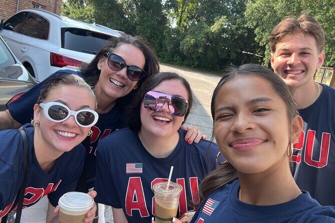 Groovy Gross Pointe Scavenger Hunt - What’s Included and How the Tour Works