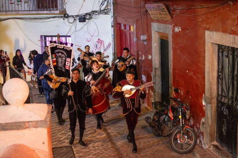 Guanajuato: Night Walk with the Estudiantina - What’s Included and How It Works