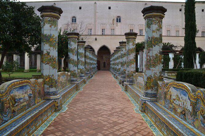 Guide tour in Naples downtown with an art expert - Detailed itinerary breakdown