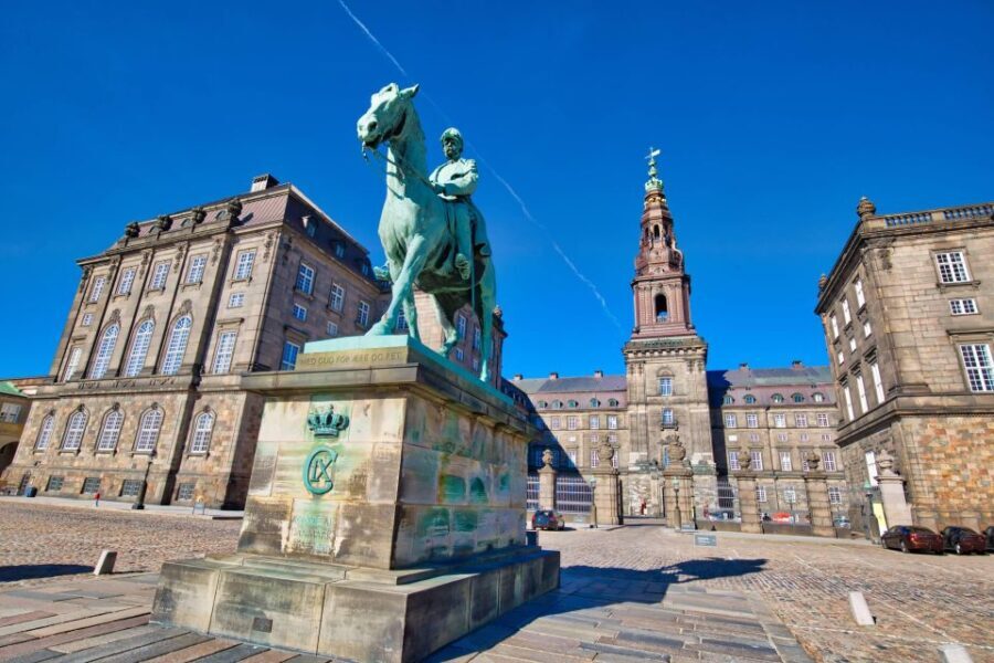 Guided Car Tour of Copenhagen City Center, Nyhavn, Palaces - How the Tour Communicates Its Value
