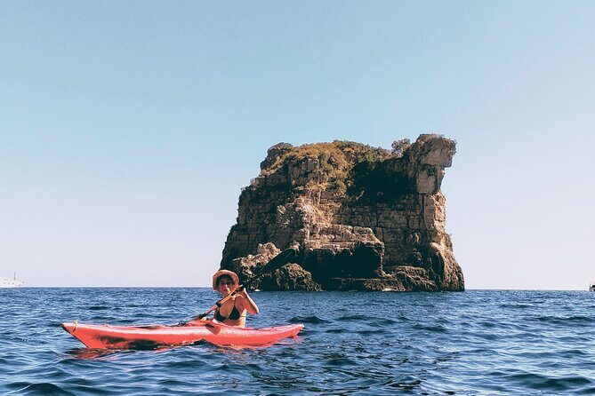 Guided Kayak Walk in Crapolla - A Detailed Look at the Guided Kayak Walk in Crapolla