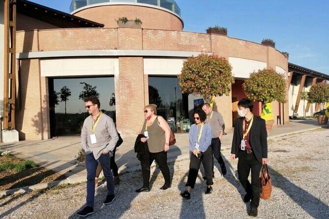 Guided Premium Tour in Lugana DOC - 5 wines from Perla del Garda - A Close Look at the Perla del Garda Premium Tour
