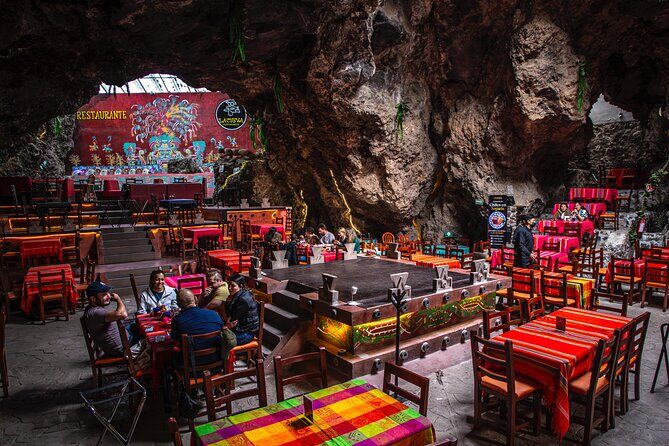 Guided tour in Teotihuacan + breakfast in Cueva + Transportation CDMX - What Makes This Tour Stand Out?