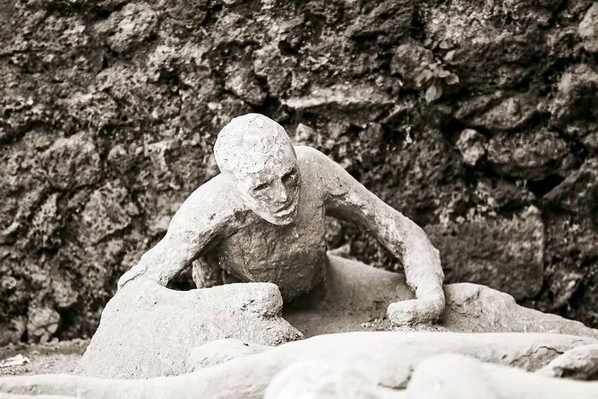 guided tour of the archaeological excavations of Pompeii - A Closer Look at the Pompeii Guided Tour