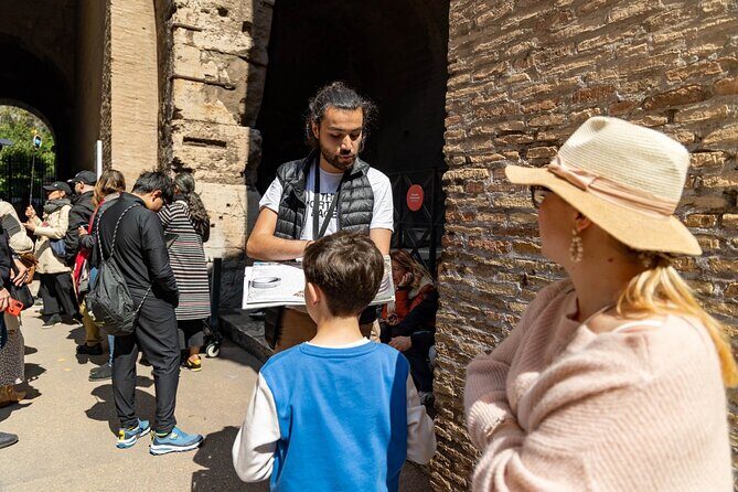 Guided tour of the Coliseum with a certified French guide - FAQ