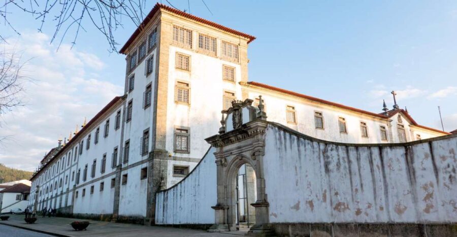 Guided Tour of the Historic Center of Vila de Arouca - An In-Depth Look at the Arouca Historical Center Tour