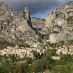 Guided tour of the old town of Moustiers Sainte Marie - The Practical Side: Logistics and Considerations