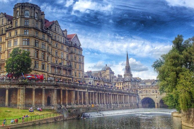 Guided tour to Bath & Stonehenge from Cambridge by Roots Travel. - Experience Quality and Value