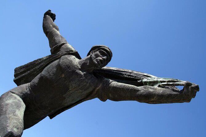 Guided Tour with Admission in Memento Park - Who Should Book This Tour?