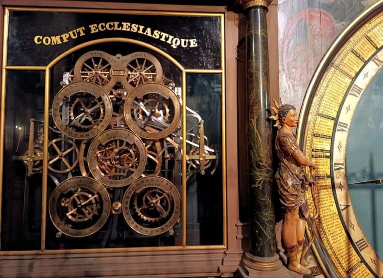 Guided tours of Strasbourg Cathedral - The Practical Side: Booking, Group Sizes, and Accessibility