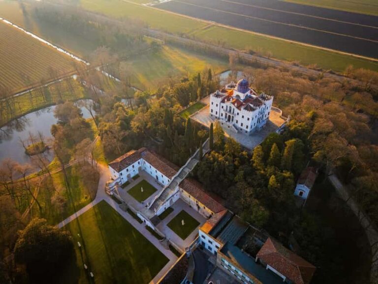 Guided visit to Villa Selvatico and its thermal lakes - The Sum Up