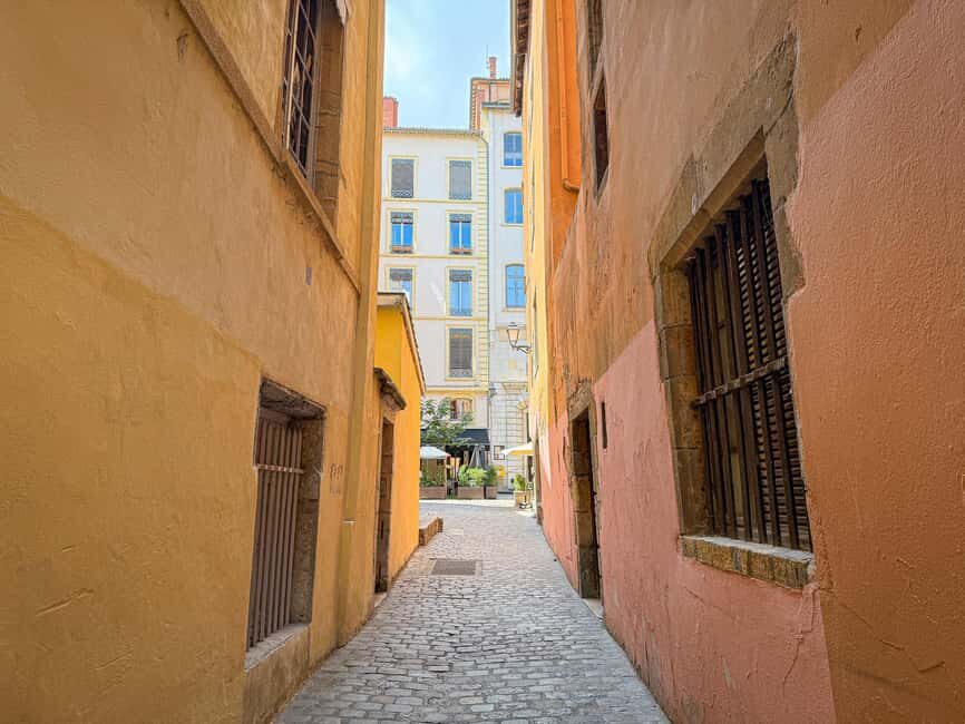 Guided walk from Old Lyon to the Presqu'île with a guide - Why This Tour Works for Travelers