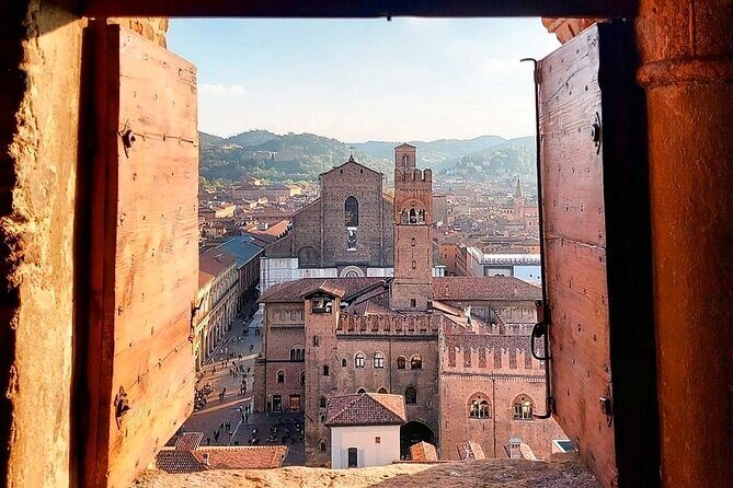 Guided Walking Tour in Bologna - Detailed Review of the Bologna Guided Walking Tour