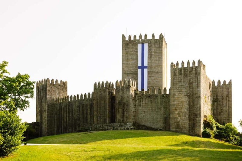 Guimarães: Highlights and Hidden Gems Walking Tour - Architectural Marvels and Hidden Corners