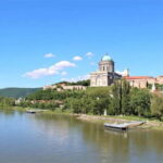 Gyr: Private Boat Tour to Visegrád with Danube Bend Views - A Riverside Lunch and a Refreshing Dip