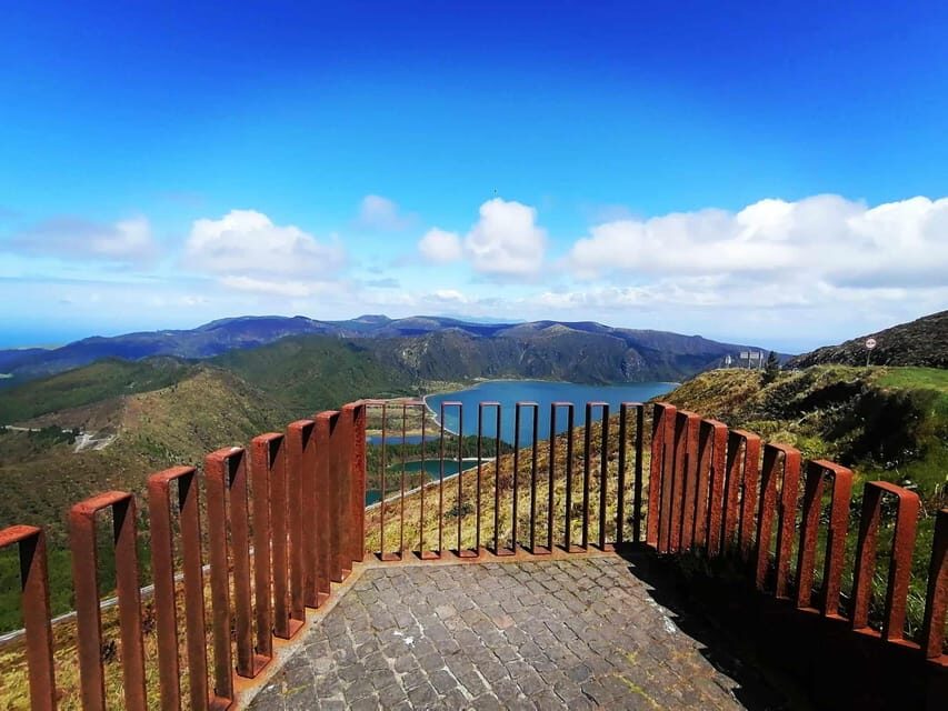 Half Day Fire Lake, Pineapple & Tea by SUV - Authentic Experiences with Expert Guides