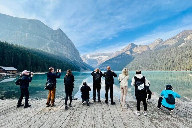 Half Day Shared Adventure to Lake Louise and Moraine Lake - The Experience from a Traveler’s Perspective