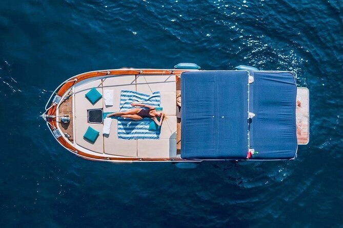 Half day tour of Capri by private boat - An Up-Close Look at the Capri Private Boat Tour