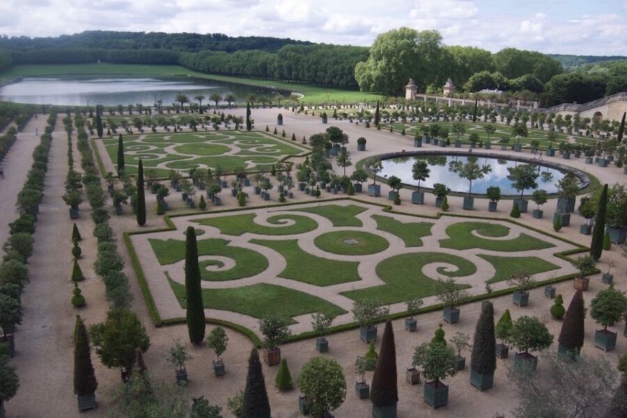 Half Day Versailles Palace & Gardens Tour From Versailles - Who Should Book This Tour?