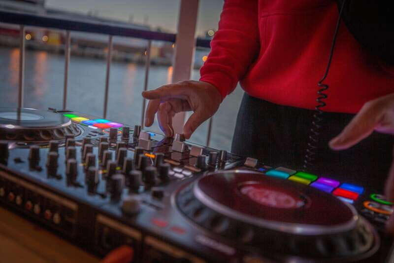 Halifax: Party Cruise on the Harbour Queen - Detailed Breakdown of the Experience