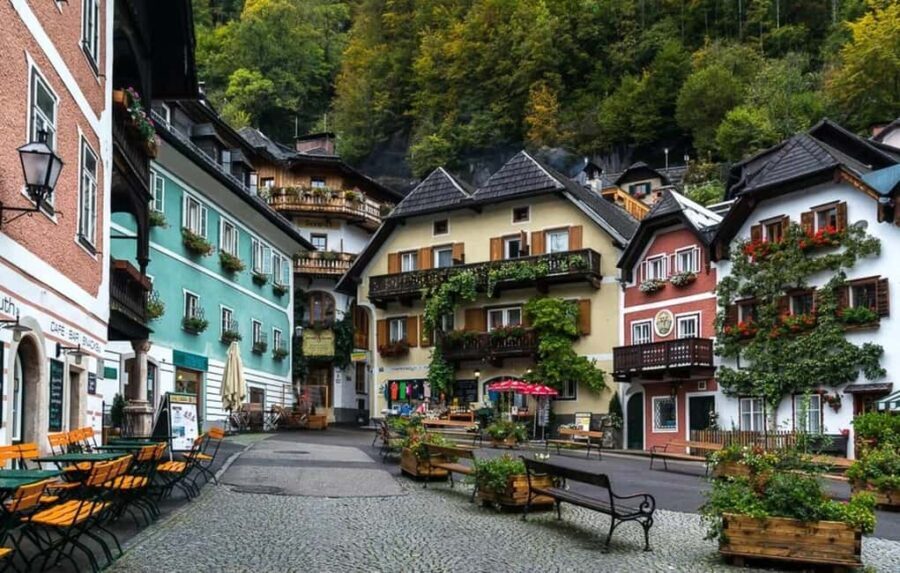 Hallstatt & Salzburg Day Trip from Vienna or Bratislava - A Closer Look at the Itinerary and Its Authentic Charm