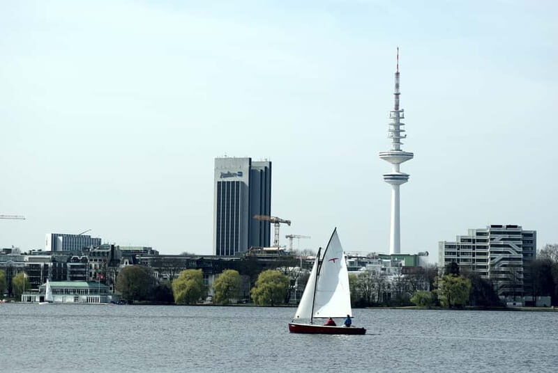 Hamburg: 1.5-Hour Sailing Sightseeing Tour on Aussenalster - Why This Sailing Tour Offers Great Value