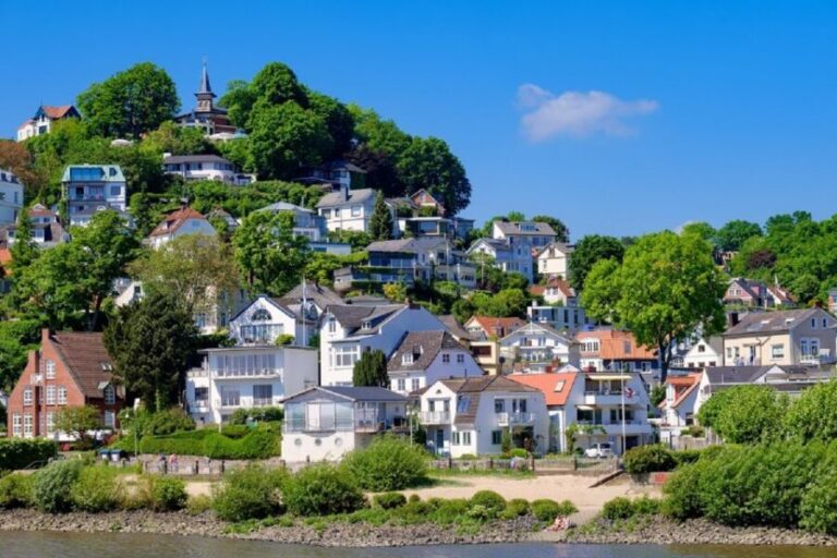 Hamburg: 2-Hour Sightseeing Cruise to Blankenese - Final Thoughts: The Value and Who Itll Suit