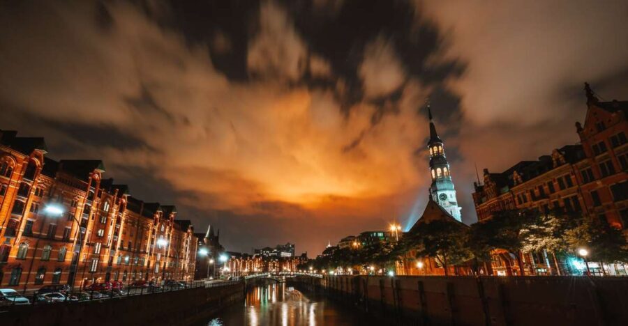 Hamburg: 90-Minute Evening Lights Harbor Cruise - Who Should Take This Tour?