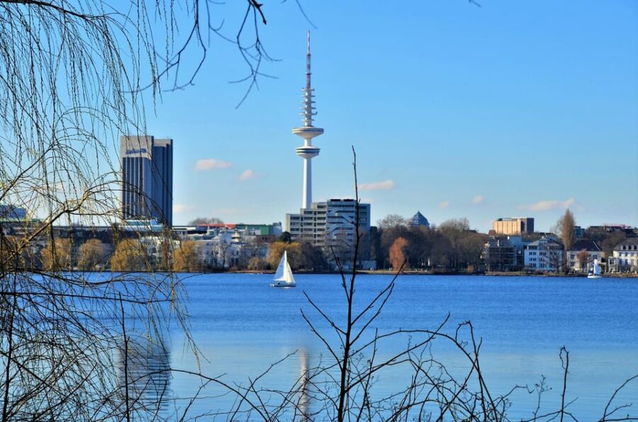 Hamburg: English Bike Tour - Around the Outer Alster Lake - What We Like About This Tour